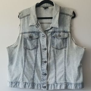 A.N.A  light denim vest  1x plus size